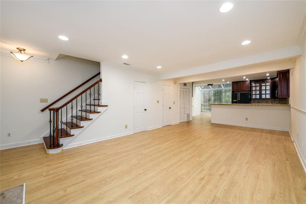 7500 Roswell Road 18