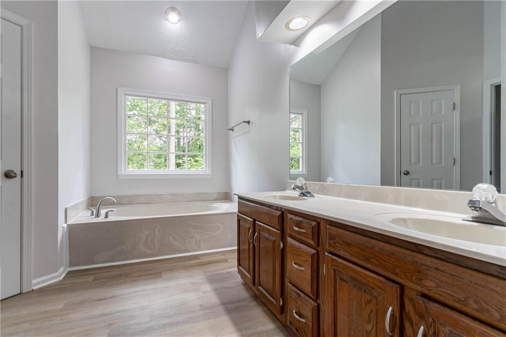 1912 Riverton Drive, Suwanee, Georgia image 24