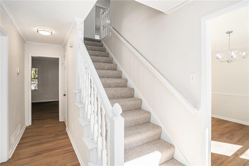 864 Sweet Briar Lane SE