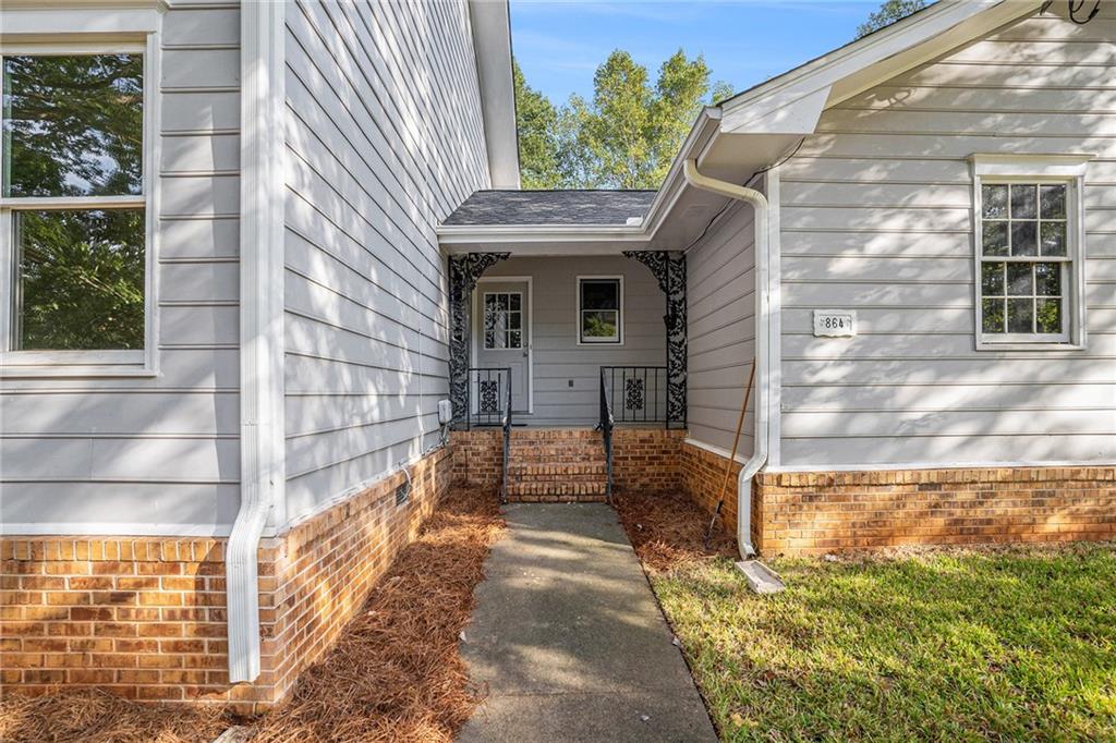 864 Sweet Briar Lane SE