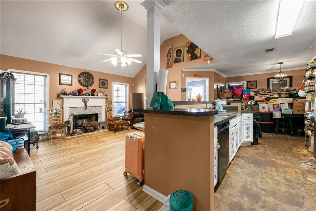 11045 Knotty Pine Place