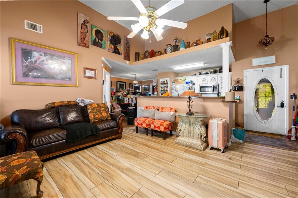 11045 Knotty Pine Place