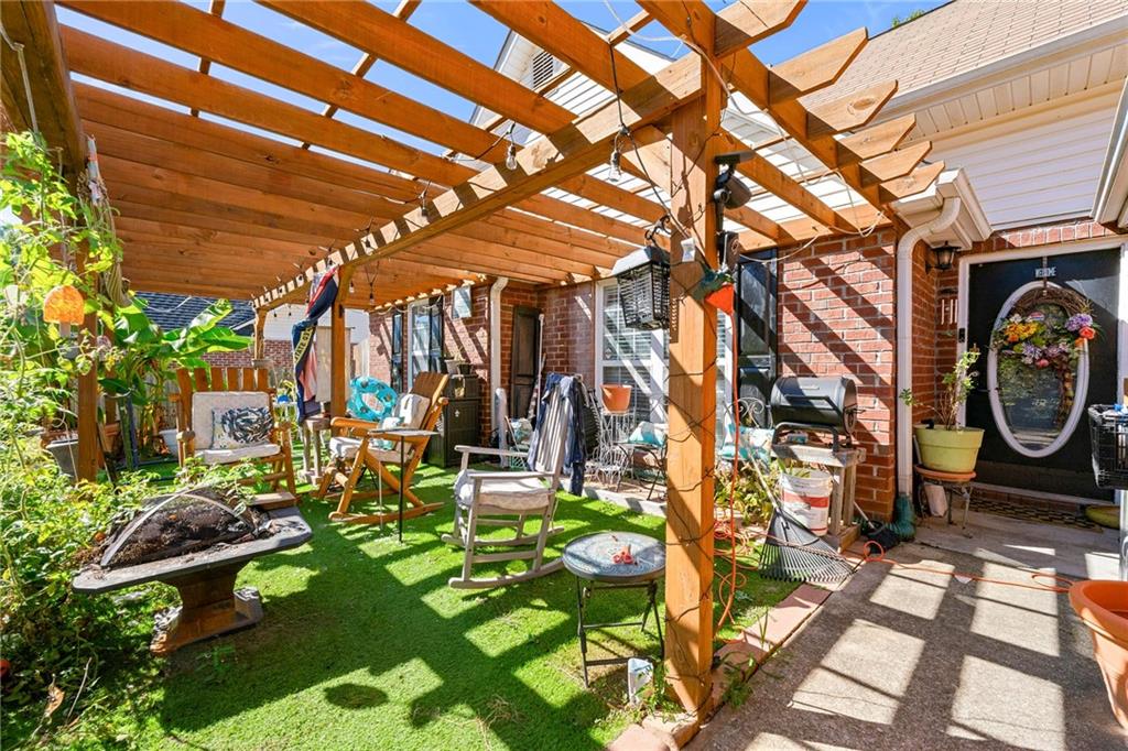 11045 Knotty Pine Place