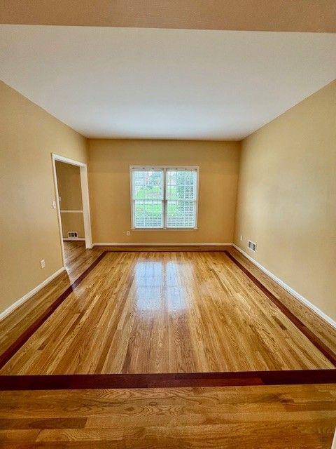 1435 GREAT OAKS Drive