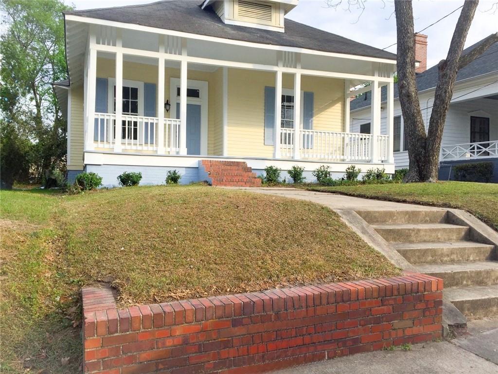 So Close to Mercer, You Might Accidentally Walk Into Class
Welcome to your new 1-bedroom, 1-bath hideaway in the heart of Intown Macon—aka the perfect spot for Mercer students, young professionals, or anyone who likes their commute under 60 seconds.
What You’re Getting (Besides Your Life Together):
1 actual bedroom (not a corner of the living room pretending to be a bedroom)
1 bathroom with modern finishes—because you deserve better than beige tile from 1982
Open living area with real floors (wood or tile, not mystery carpet)
A kitchen with all the essentials—cook, reheat, or just store pizza like a pro
Private entrance, so your door is your door
On-site parking (your car gets a spot too!)
Location Perks:
Steps from Mercer University – seriously, you could crawl there and still make it on time
Tattnall Square Park & the dog park are right nearby—whether you have a dog or just like judging other people’s dogs
Walk to downtown Macon for food, coffee, and the occasional questionable tattoo decision
Quick hop to I-75 & I-16—just in case you ever leave Macon (but why would you?)
Chill, quiet neighborhood that’s study-friendly and nap-approved
Perfect for late sleepers, deep thinkers, and anyone who loves being in the middle of everything without paying downtown prices.
Schedule a tour before someone else snags it—and you’re stuck living in your friend’s laundry room.