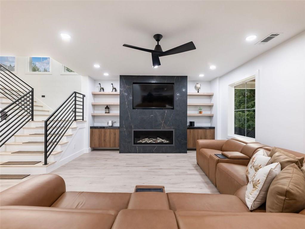 360 MARY ALICE PARK Road