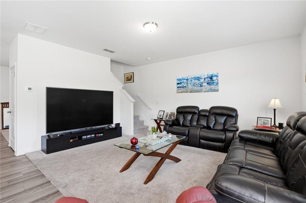 65 Knightsbridge Lane