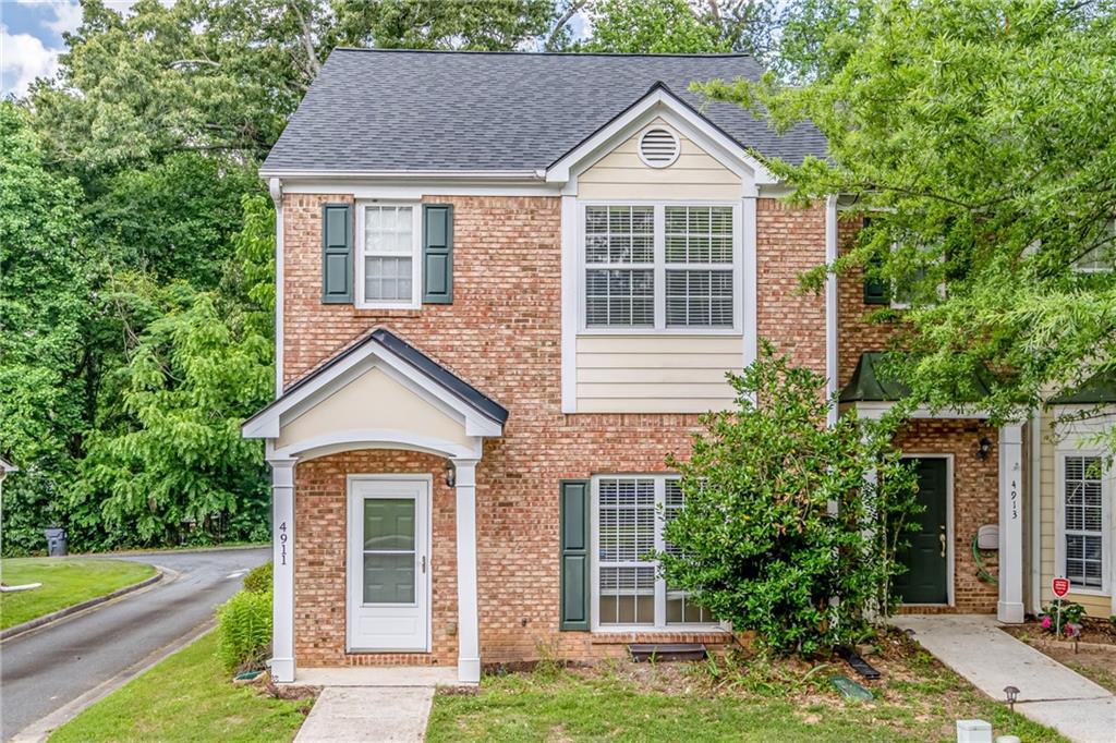Robinson Square Townhomes - Residential
