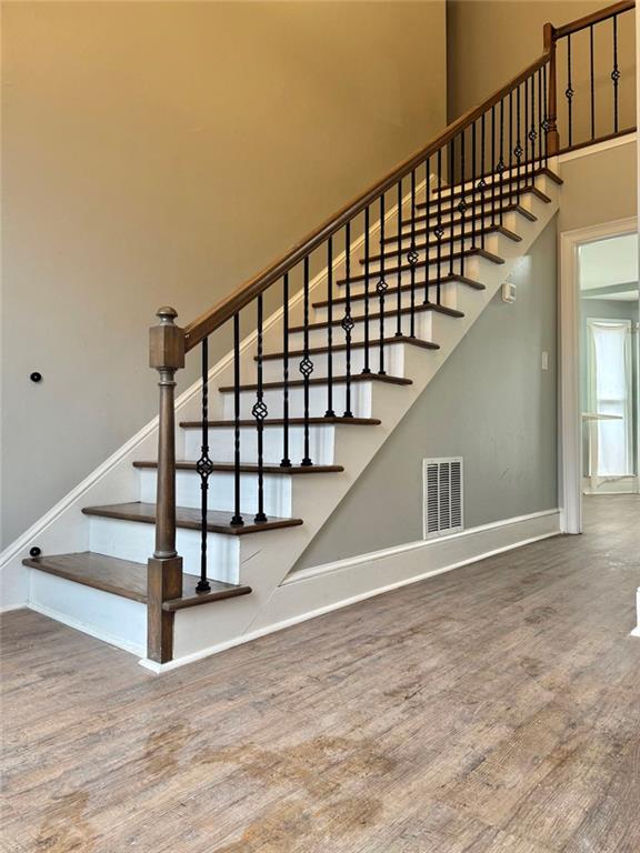 3406 Uncle Genes Way SE