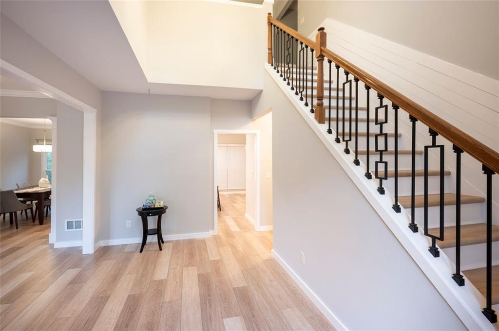 10715 Glenbarr Drive, Johns Creek, Georgia image 6
