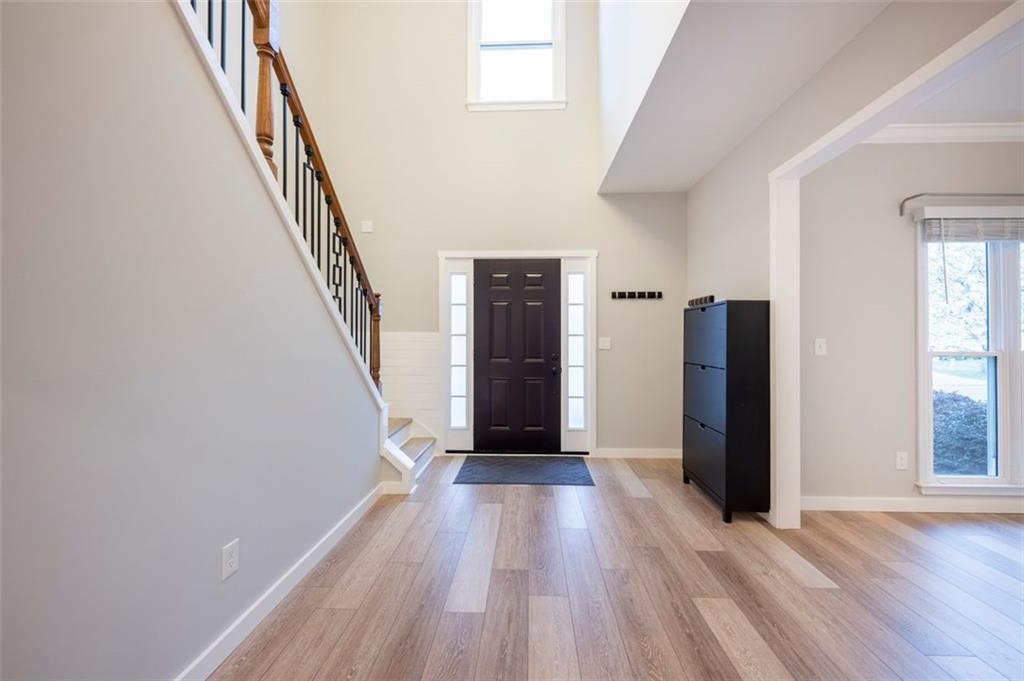 10715 Glenbarr Drive, Johns Creek, Georgia image 31
