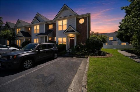 Condo For Sale - 801 Old Peachtree Road #44<br/> Gwinnett County, Suwanee, GA 30024
