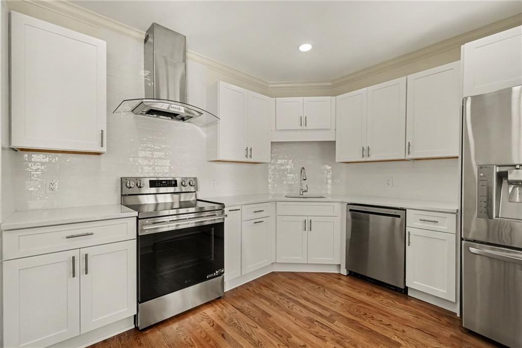 3685 Peachtree Road Northeast 16