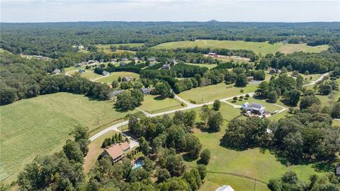 A home in Demorest