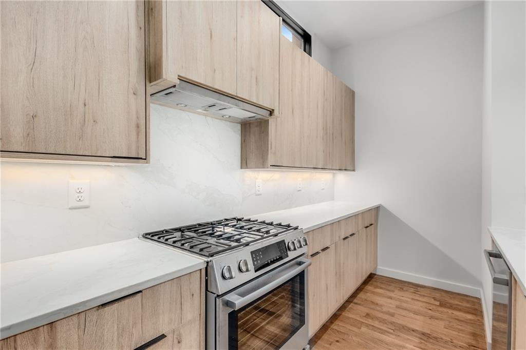 105 Georgia Avenue SE 4