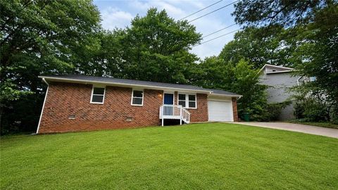 Photo of 2541 Kelly Lake Drive, Decatur, GA 30032 (MLS # 7805447)