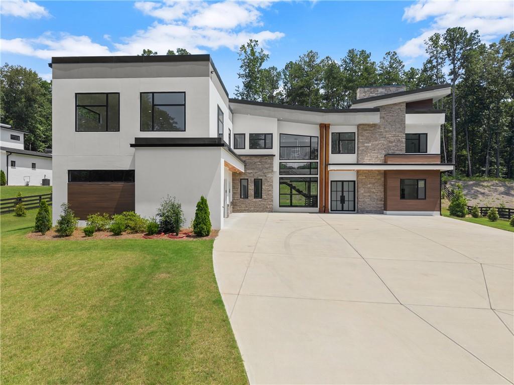 1678 Thomas Drive