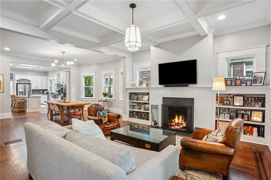 1016 Highland View