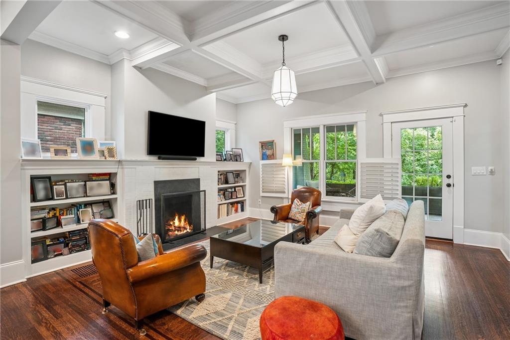 1016 Highland View