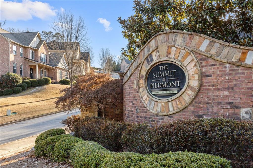 The Summit at Piedmont - Residential