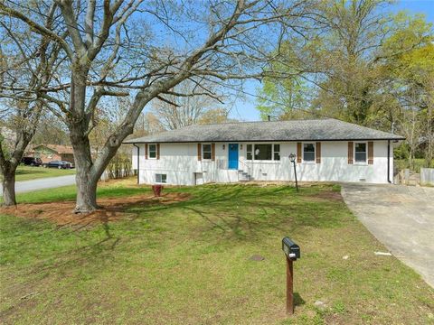 Single Family Residence in Morrow GA 956 LAUREL Street.jpg