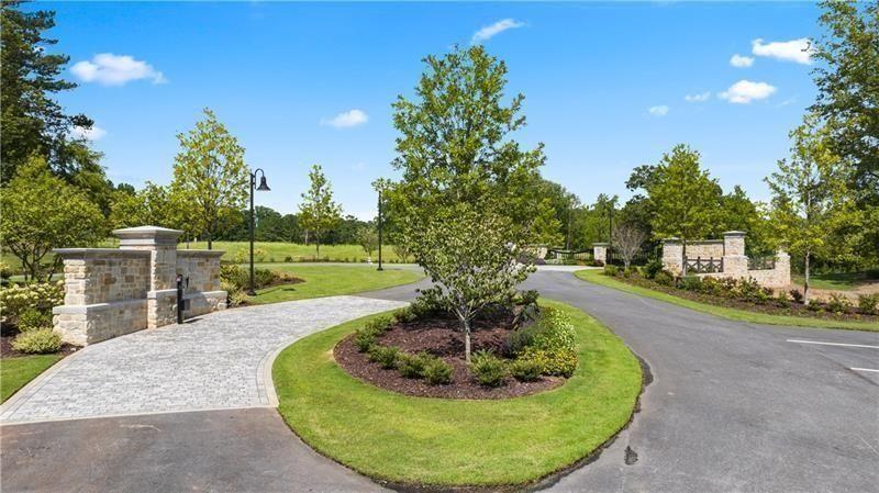 2053 Magnolia Lane