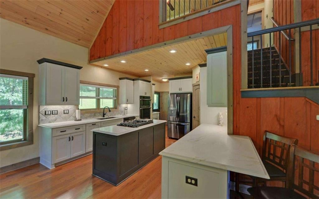 1374 Lucius Road