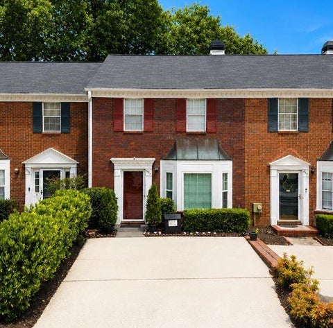 Townhouse For Sale - 655 Anderson Walk<br/> Cobb County, Marietta, GA 30062