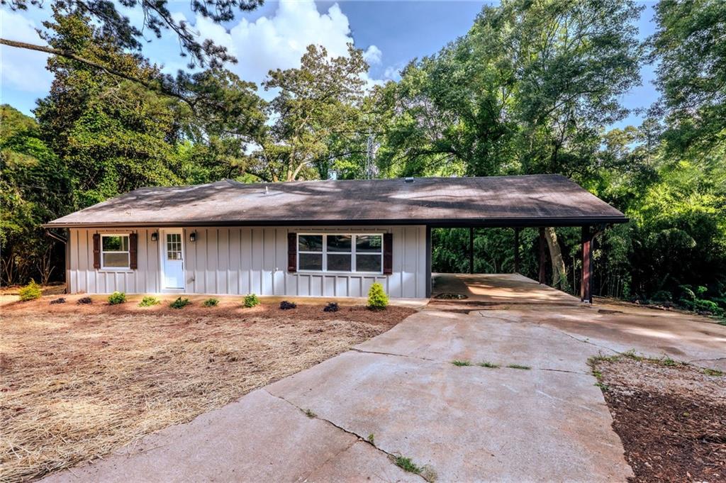 Beautifully Remodeled 3BR/2BA Home in the Heart of Gainesville!
Welcome to your next home! This fully remodeled 3-bedroom, 2-bath residence is perfectly located in the heart of Gainesville, just steps away from restaurants, shops, parks, and public transit. Enjoy modern finishes throughout, including updated flooring, a stylish kitchen with stainless steel appliances, and spa-like bathrooms. The open-concept living and dining area is perfect for entertaining or relaxing. Each bedroom offers ample space and natural light. Don’t miss this rare opportunity to live in a beautifully updated home within walking distance to everything Gainesville has to offer!
