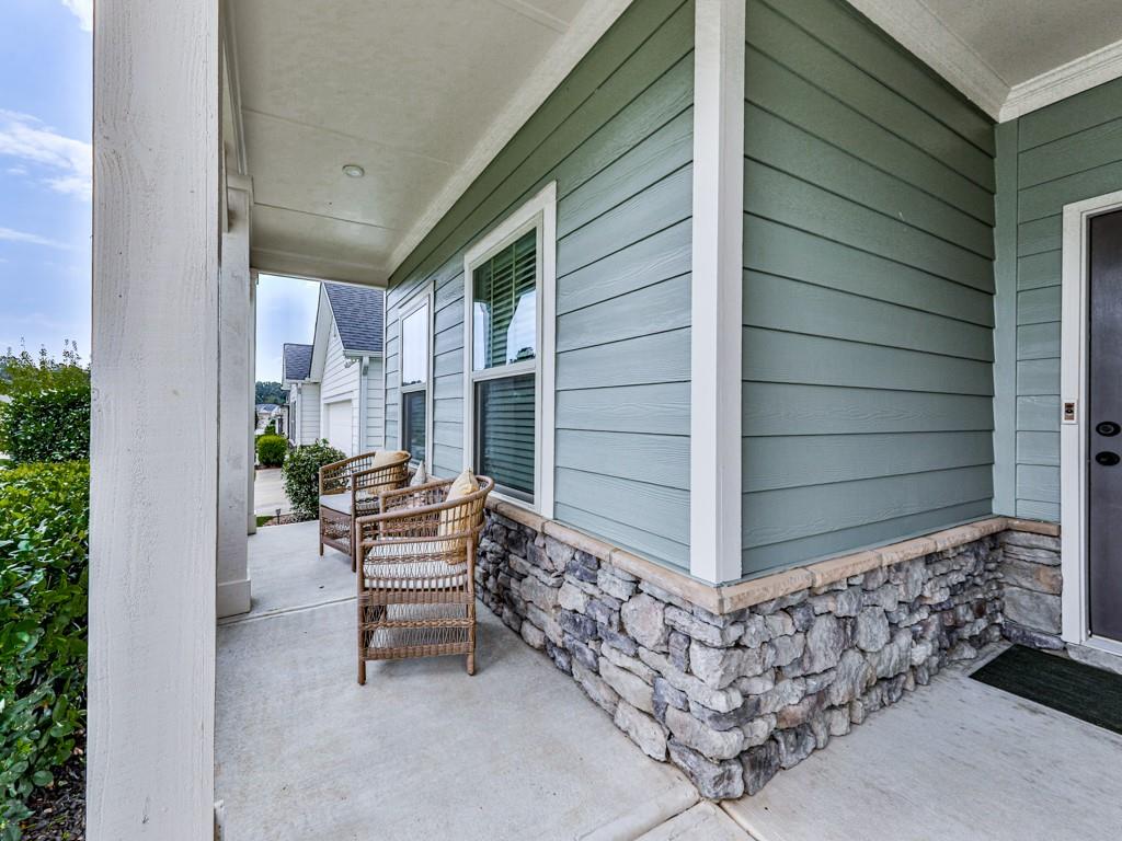233 Hickory Chase