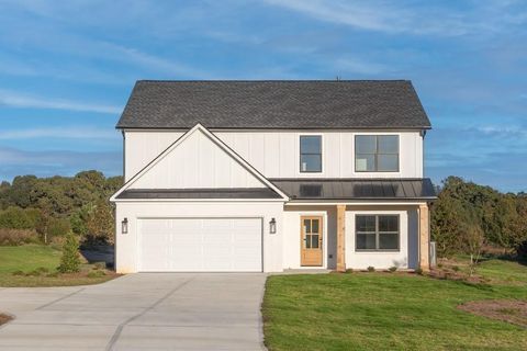 A home in Dacula