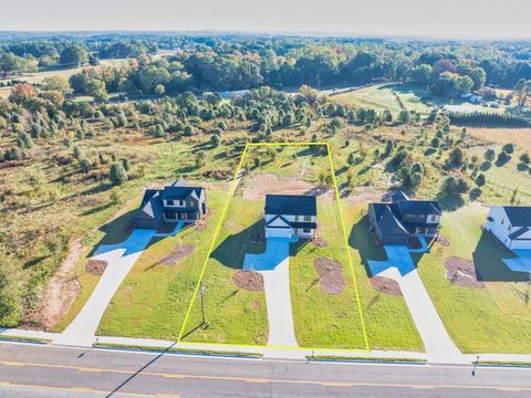 A home in Dacula