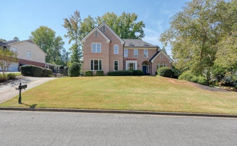 Homes For Sale - 14170 Old Course Drive<br/> Roswell, GA 30075