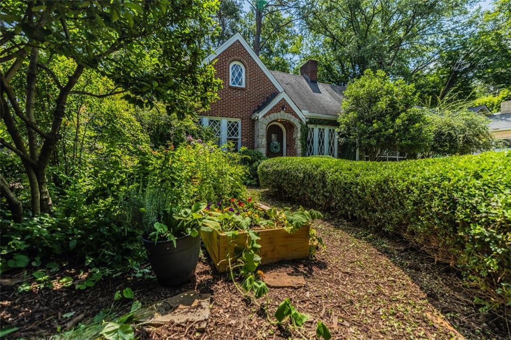 401 Emory Drive NE