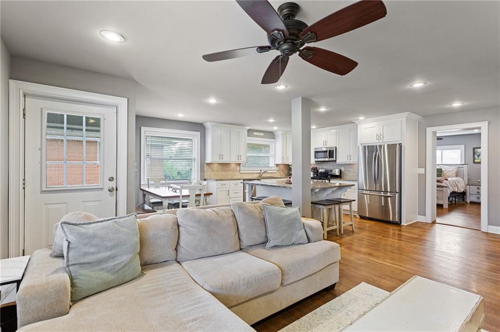 852 Frances Drive SE