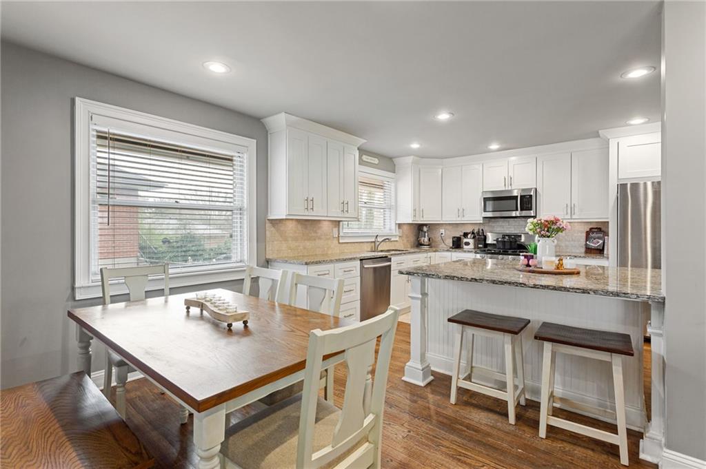 852 Frances Drive SE