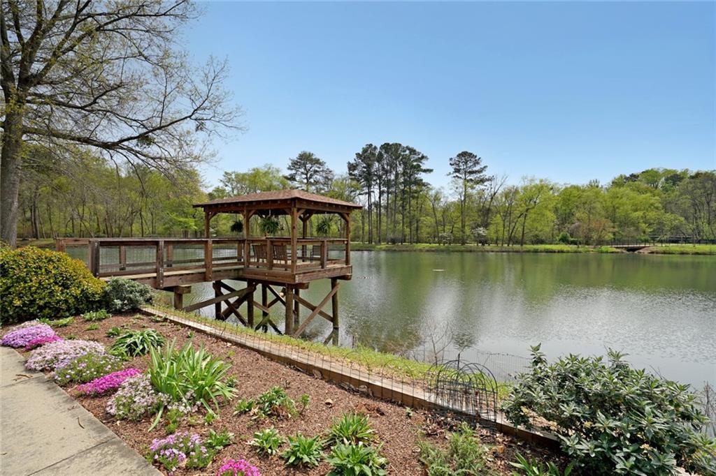 1800 Clairmont Lake 313