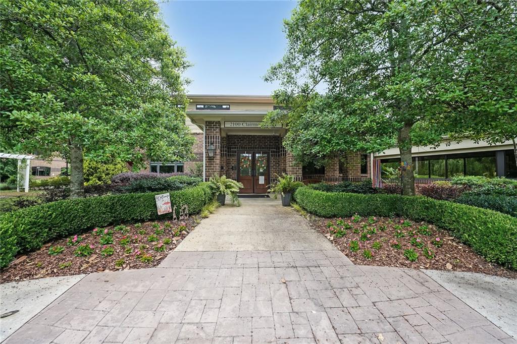 1800 Clairmont Lake 313