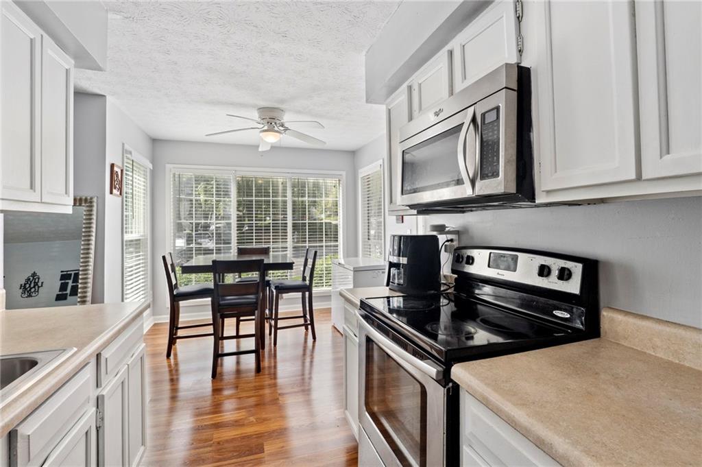 1211 Glenleaf Drive