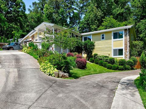 Photo of 4310 WOOD CREEK Drive, Marietta, GA 30062 (MLS # 7235986)