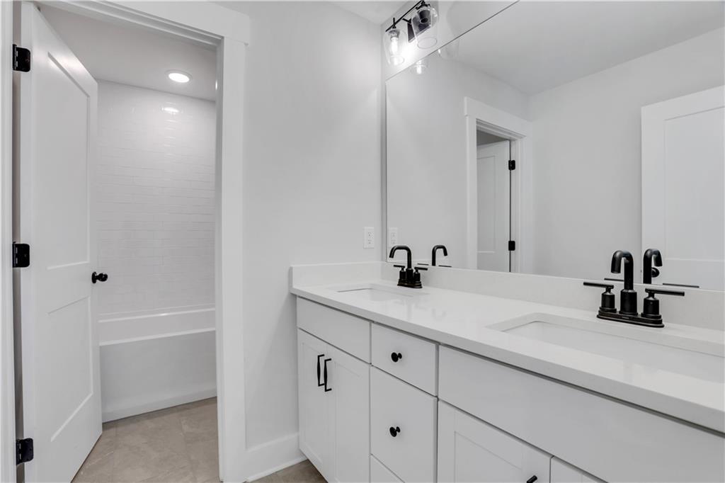 6901 Lancelot Court, Flowery Branch, Georgia image 33