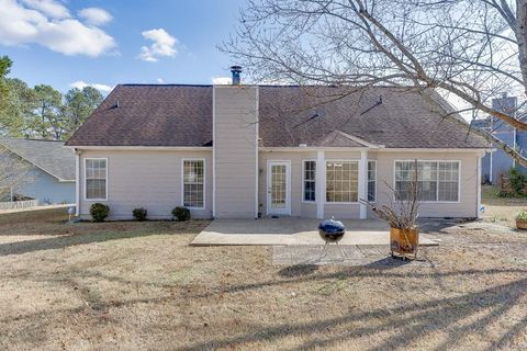 A home in Hoschton