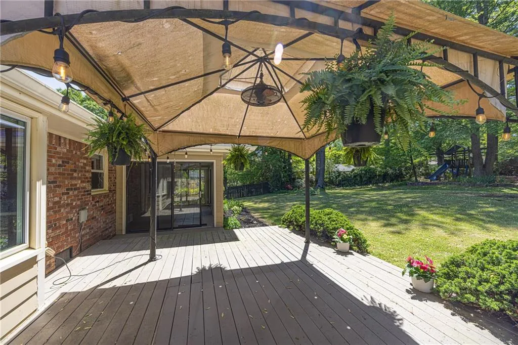 Tucker, Georgia 30084, United States, 3 Bedrooms Bedrooms, ,2 BathroomsBathrooms,Residential,Pending,112200