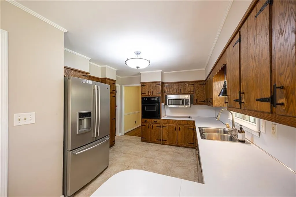 Tucker, Georgia 30084, United States, 3 Bedrooms Bedrooms, ,2 BathroomsBathrooms,Residential,Pending,112200