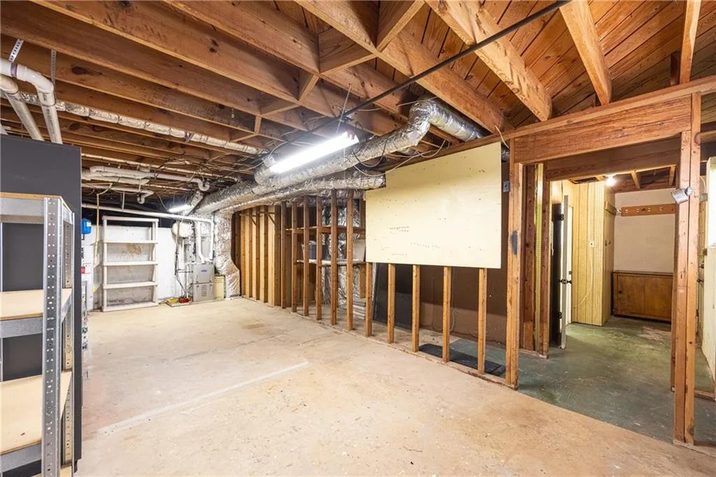 Tucker, Georgia 30084, United States, 3 Bedrooms Bedrooms, ,2 BathroomsBathrooms,Residential,Pending,112200