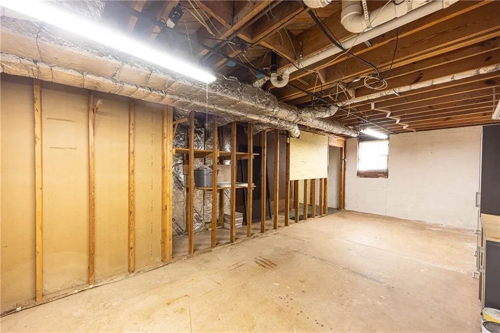 Tucker, Georgia 30084, United States, 3 Bedrooms Bedrooms, ,2 BathroomsBathrooms,Residential,Pending,112200