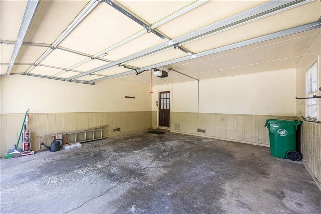 Tucker, Georgia 30084, United States, 3 Bedrooms Bedrooms, ,2 BathroomsBathrooms,Residential,Pending,112200