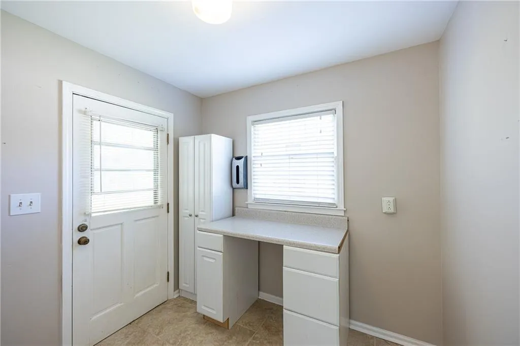 Tucker, Georgia 30084, United States, 3 Bedrooms Bedrooms, ,2 BathroomsBathrooms,Residential,Pending,112200