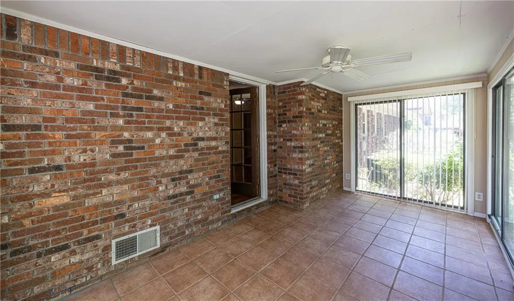 Tucker, Georgia 30084, United States, 3 Bedrooms Bedrooms, ,2 BathroomsBathrooms,Residential,Pending,112200