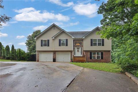 Homes For Sale - 4511 Yearling Court<br/> Gainesville, GA 30506